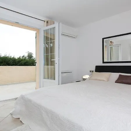 Cannes Les Cerisiers * Le Cannet